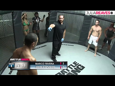 ❤️ Ultimate Fighter ቀለበቱ ውስጥ ከተጣላ በኋላ አንዲት ቁጥር ሴትን ትበዳለች። በ%am.sexeey.ru ﹏